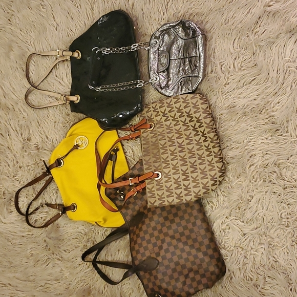 2 for 1 Michael Kors Handbag - Picture 2 of 4